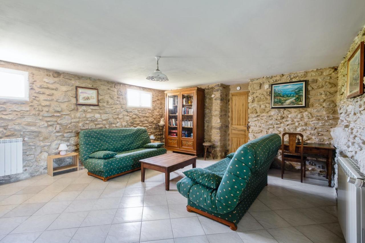 Villa Charmante A La Tour-D'Aigues Avec Piscine Privee 外观 照片